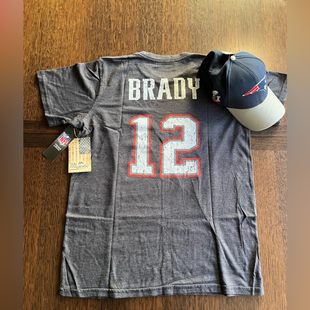 Tom Brady NE Patriots Super Bowl LI - NFL Gray T Shirt and New Era 39THIRTY Cap